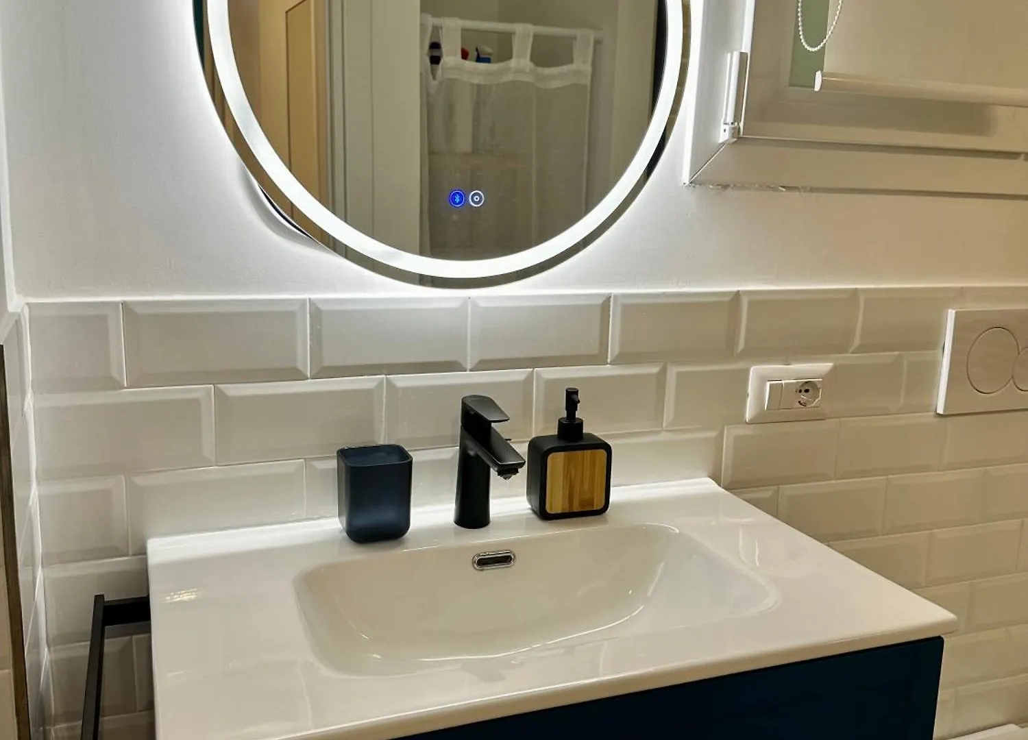 Lr Deluxe Apartments - Porta Venezia - Bilocale Con Giardino Privato Милан