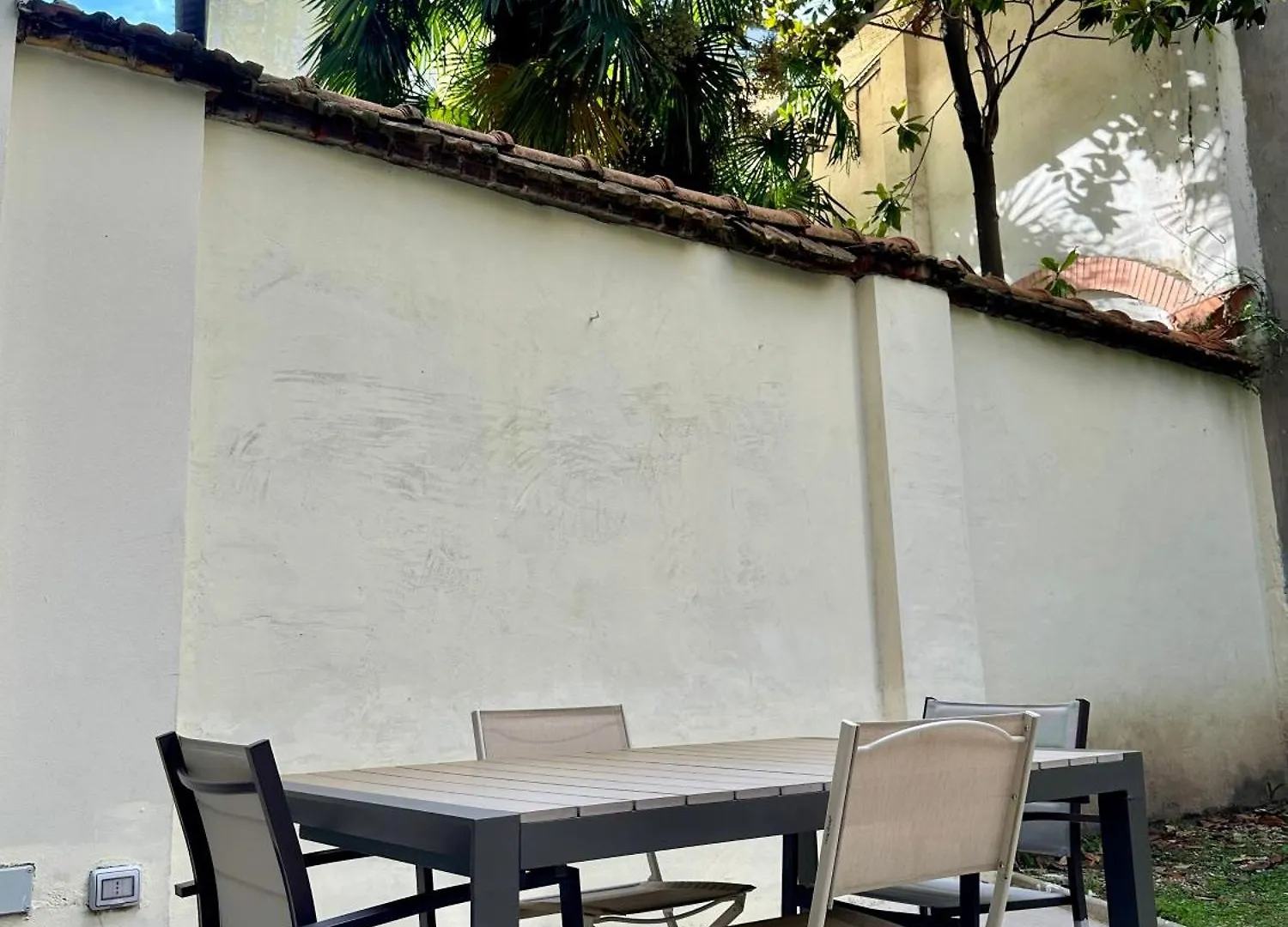 Lr Deluxe Apartments - Porta Venezia - Bilocale Con Giardino Privato Милан