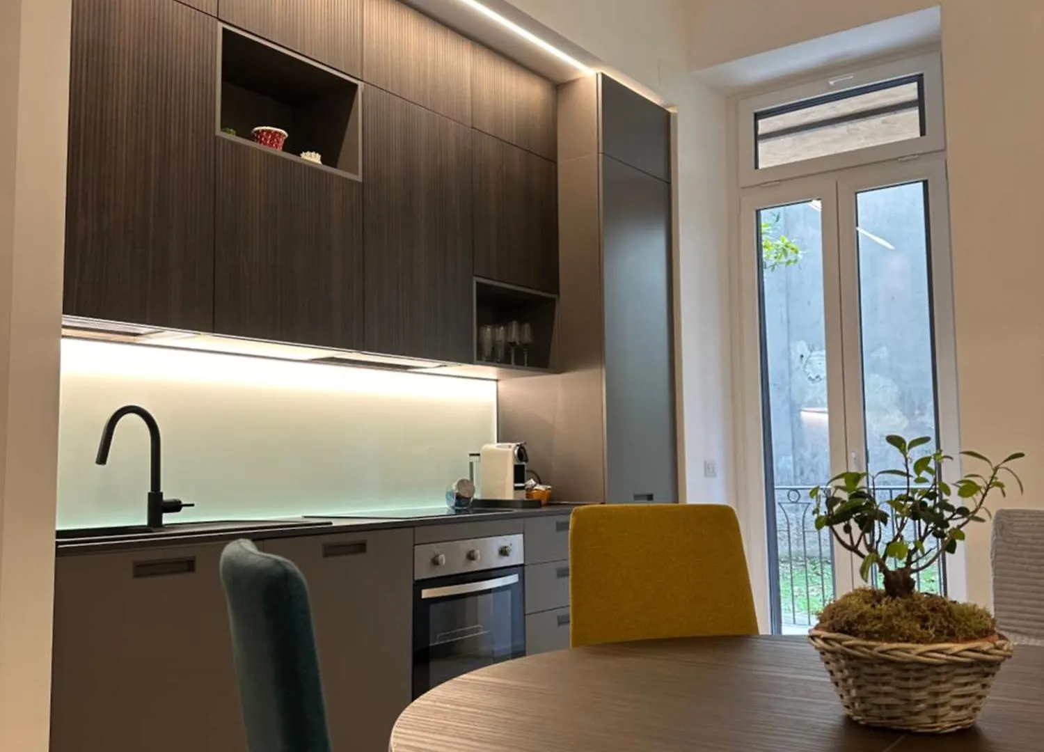 Lr Deluxe Apartments - Porta Venezia - Bilocale Con Giardino Privato Милан Италия