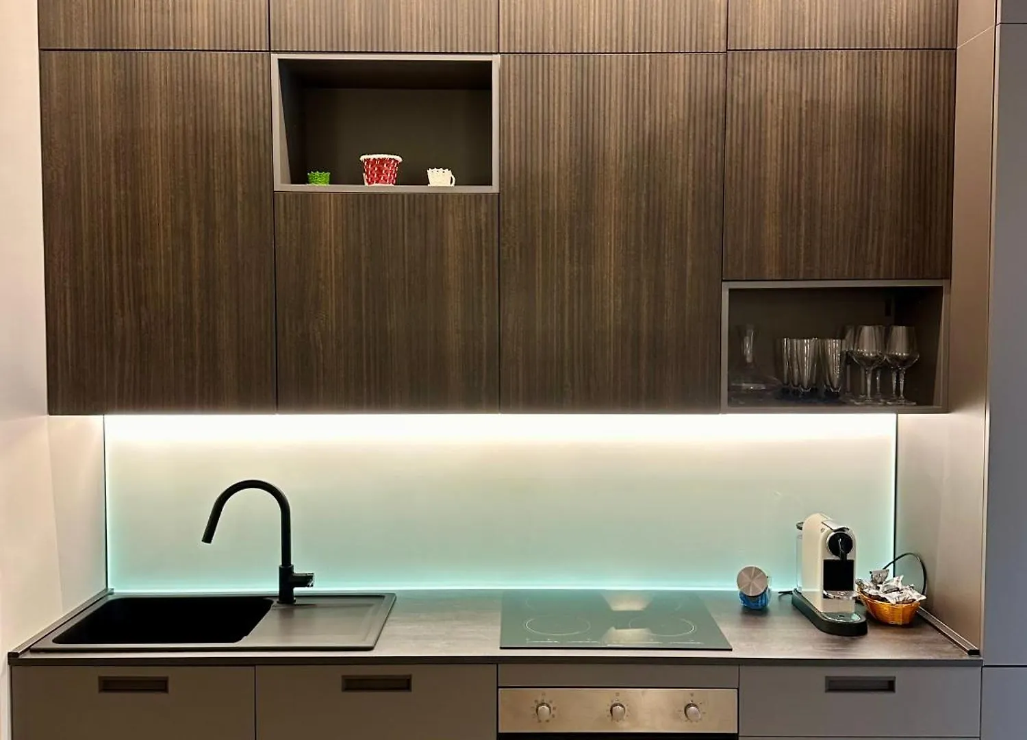 Lr Deluxe Apartments - Porta Venezia - Bilocale Con Giardino Privato Милан 0*,